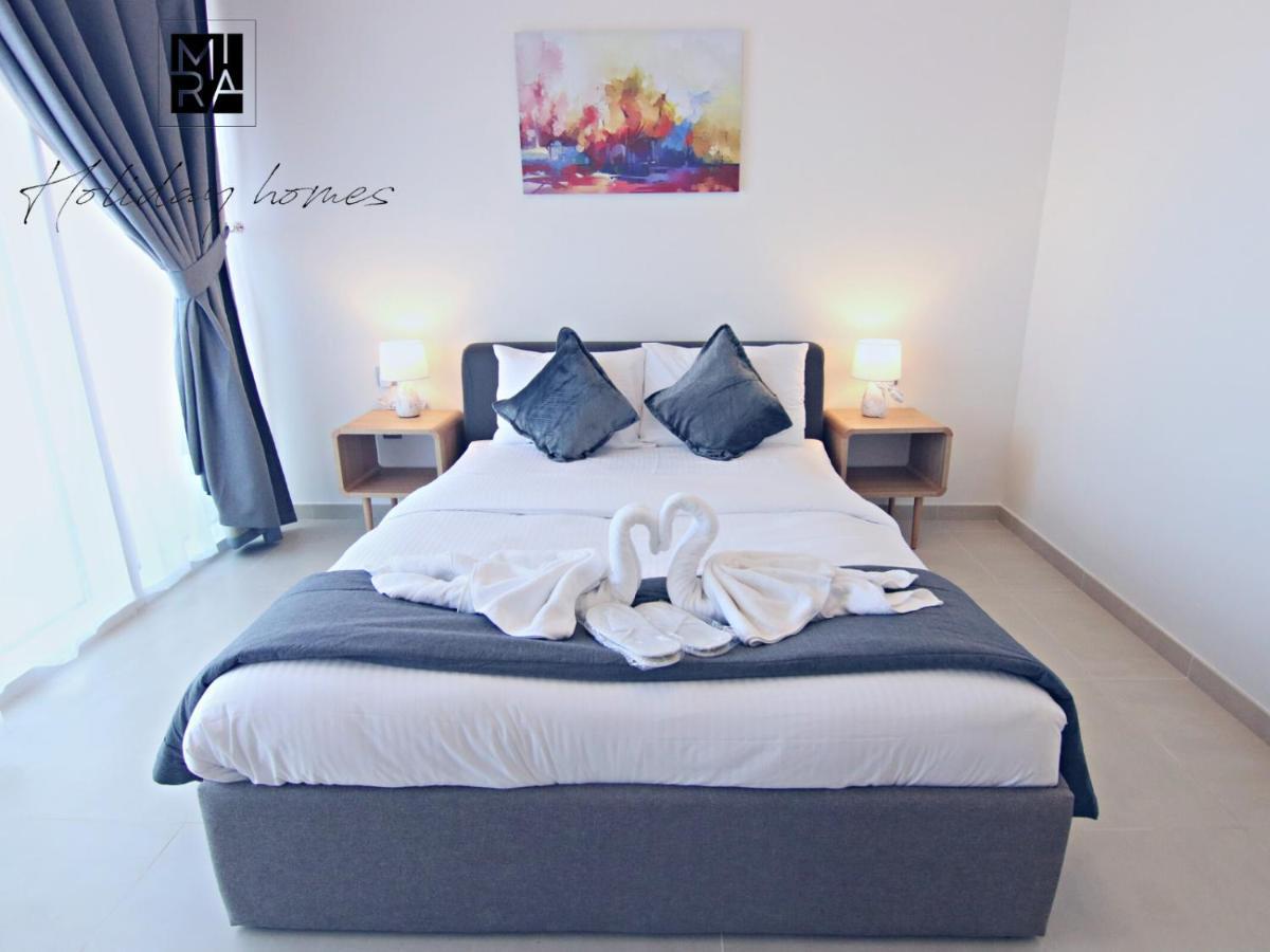 Mira Holiday Homes - Lovely 2-Bedroom Serviced Apartment With Free Beach Access - Azizi Mina Дубай Экстерьер фото